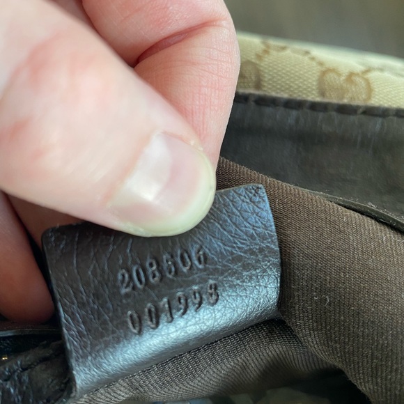 Large GUCCI GG Canvas Shoulder Bag - Picture 4 of 16